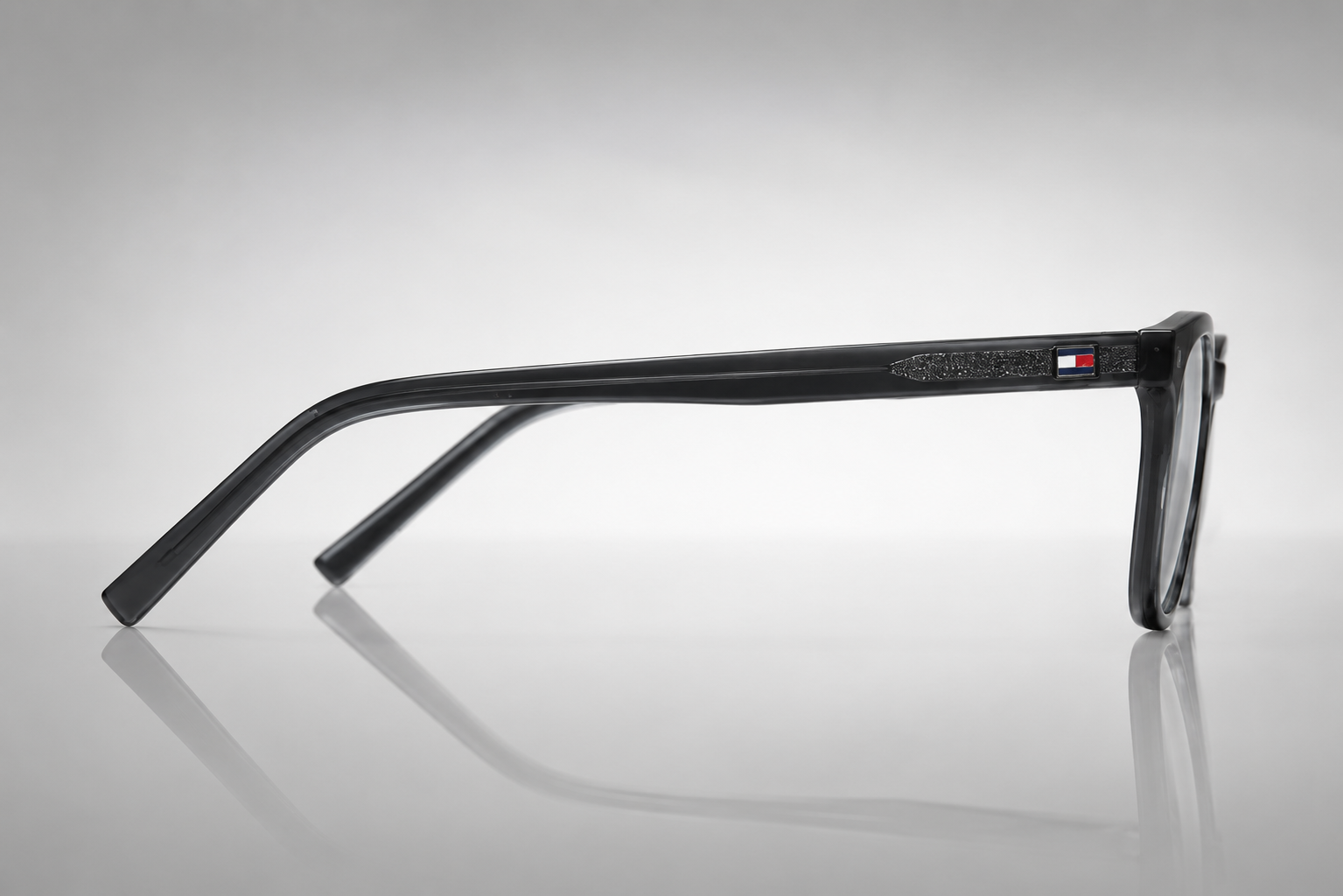 ⚥  TOMMY HILFIGER TH 1089 C3 BKGUN 51